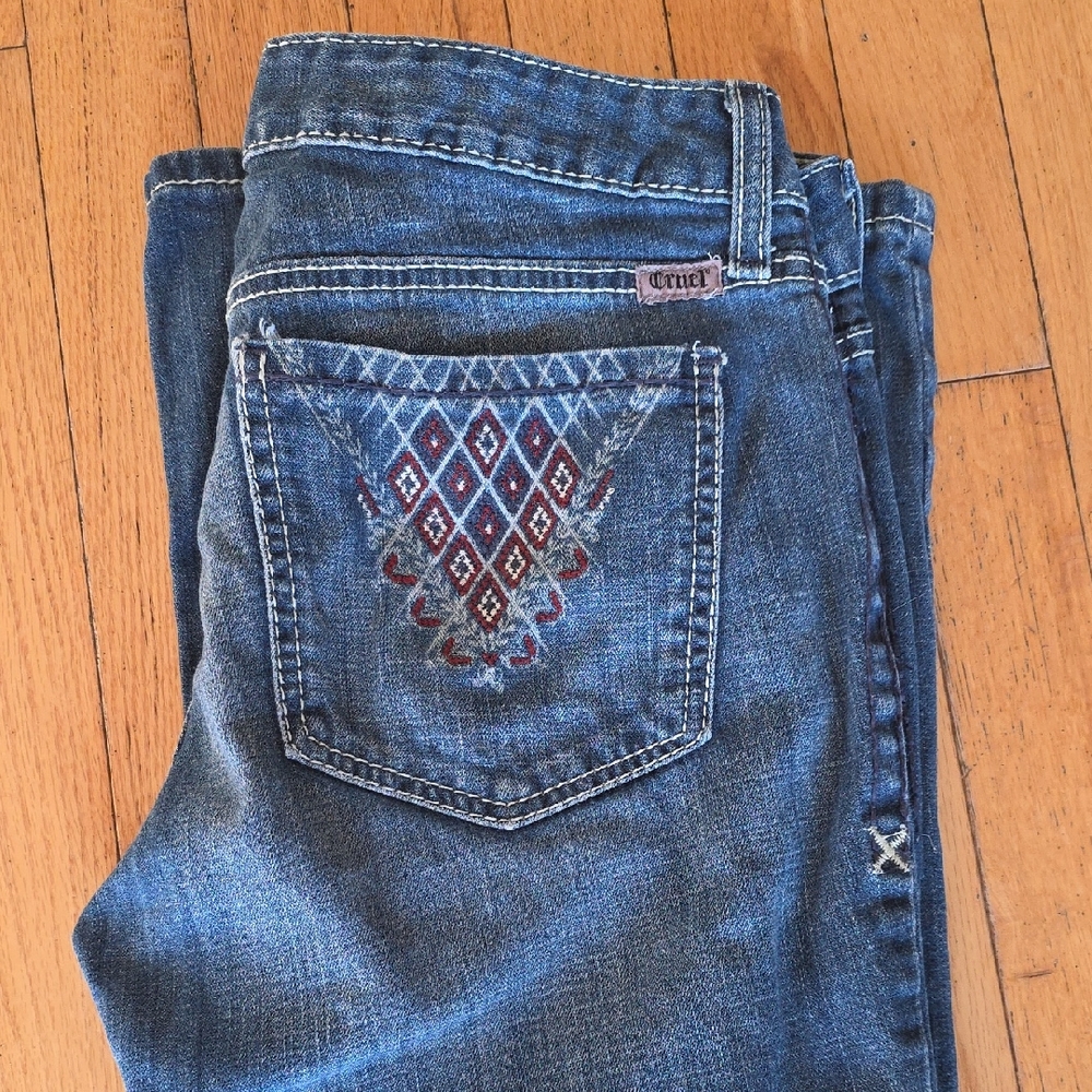 Women's Cruel Denim Abby Mid Rise Stone Wash Jeans.